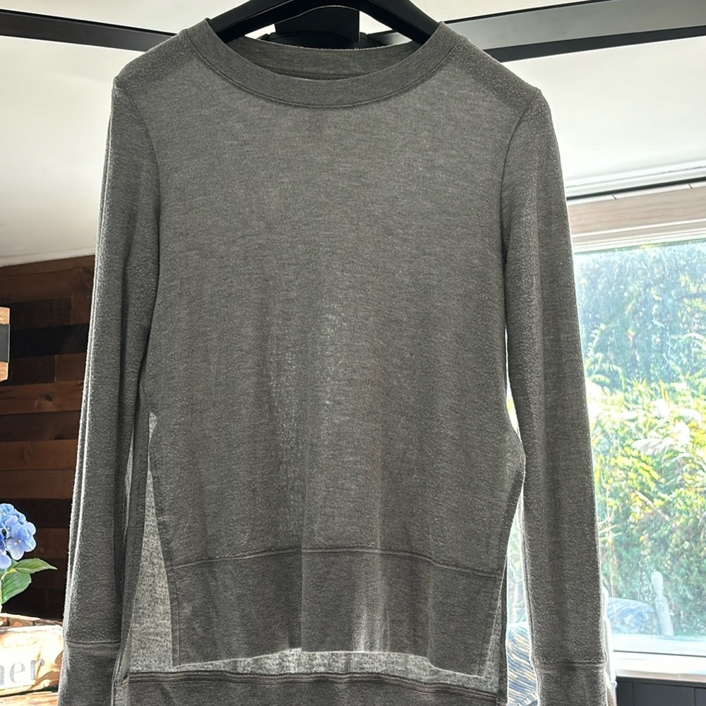 ALO long sleeve with slits on the side